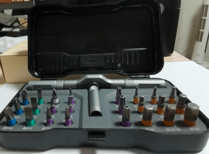 🔥🔥24 in 1 DlY Screwdriver Set Magnetic Compact and Portable Ratchet Screwdriver